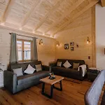 Chalet Am Duschl-hof - Mit Eigenem Whirlpool - Ebenerdig - Pur *